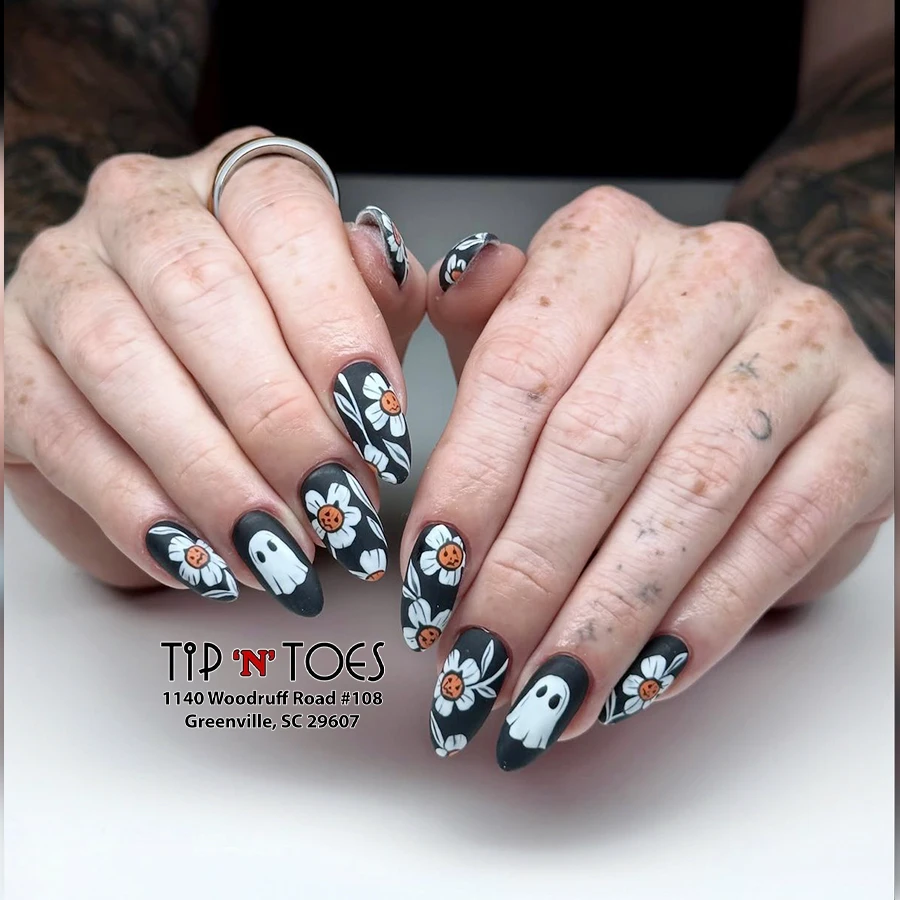 Tips N Toes